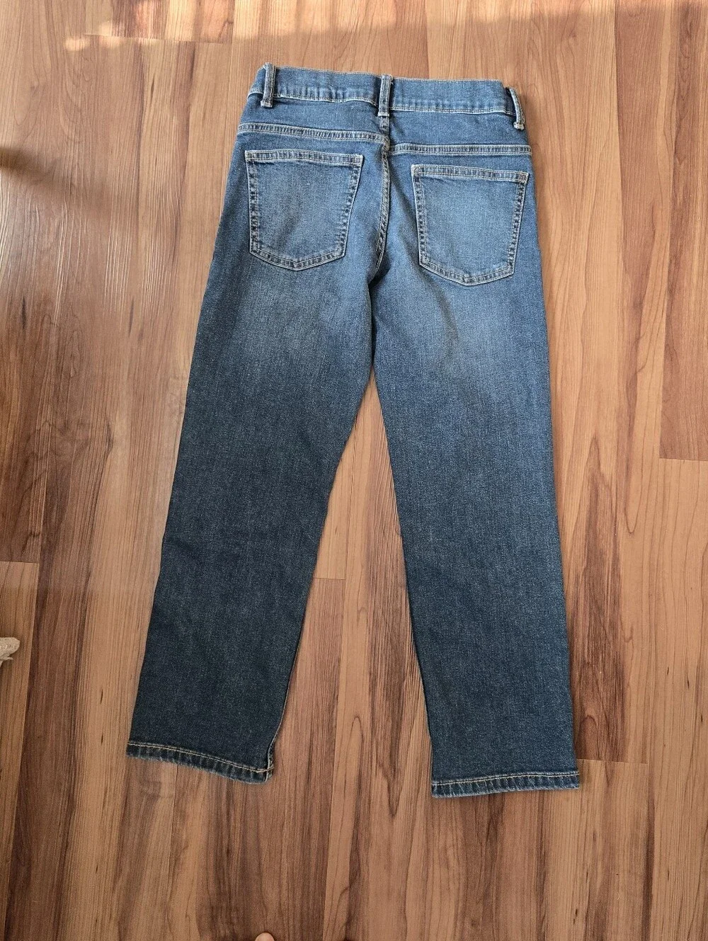 Classic Kids size 10 Straight-Leg Jeans in Medium Blue EUC Thereabouts